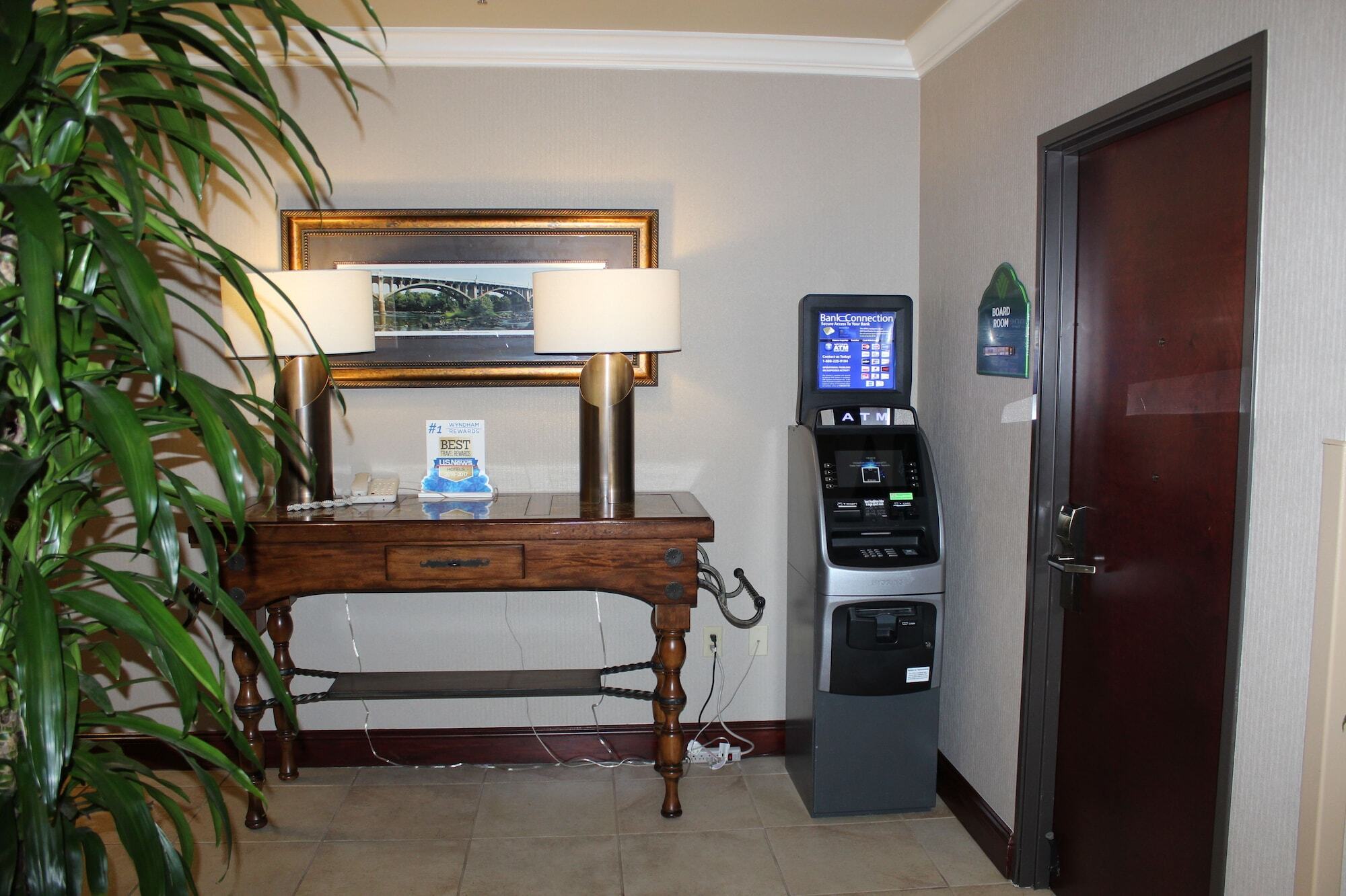 Wingate By Wyndham Columbia/Lexington Hotel Екстериор снимка